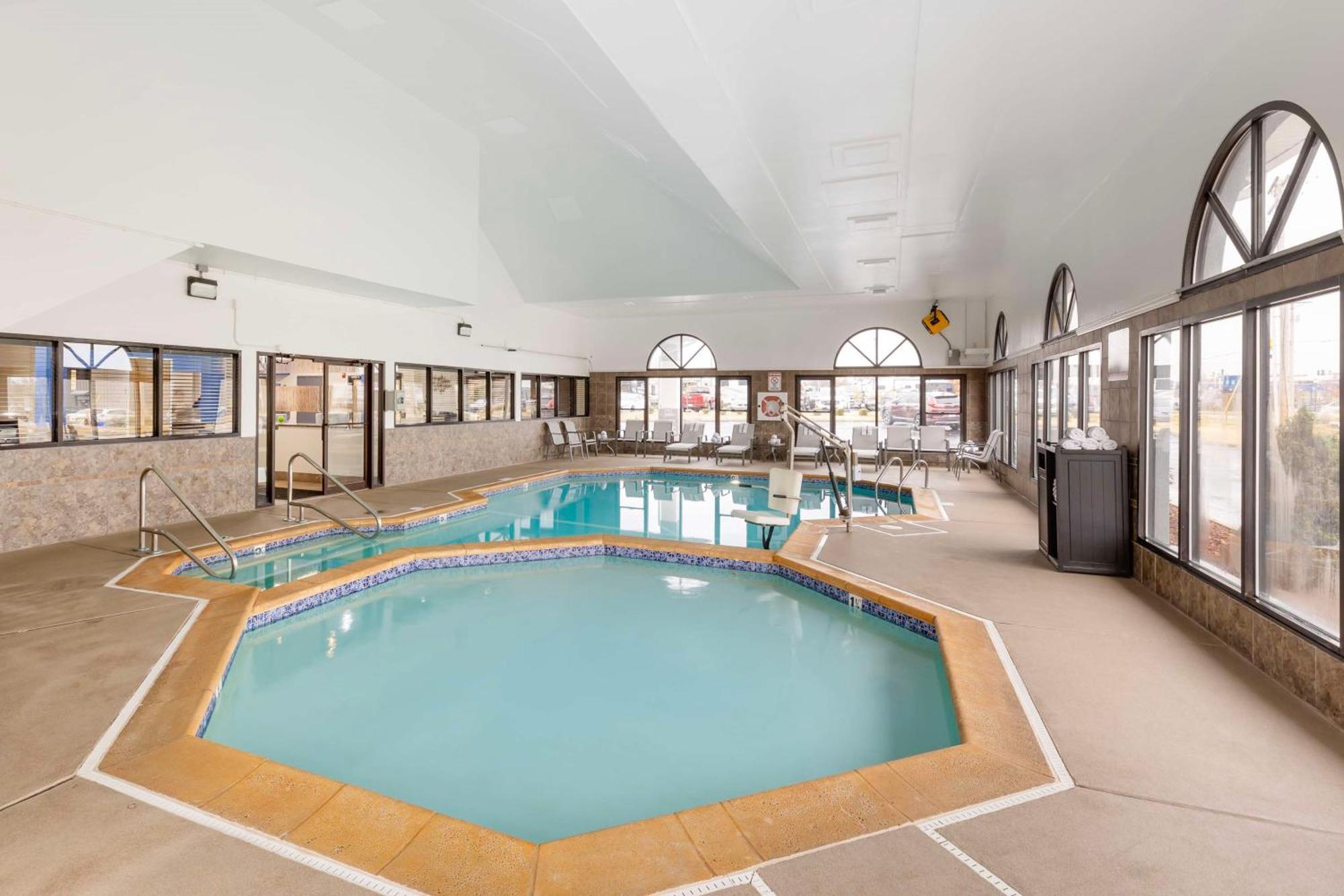 Best Western St. Louis Inn Arnold Eksteriør bilde